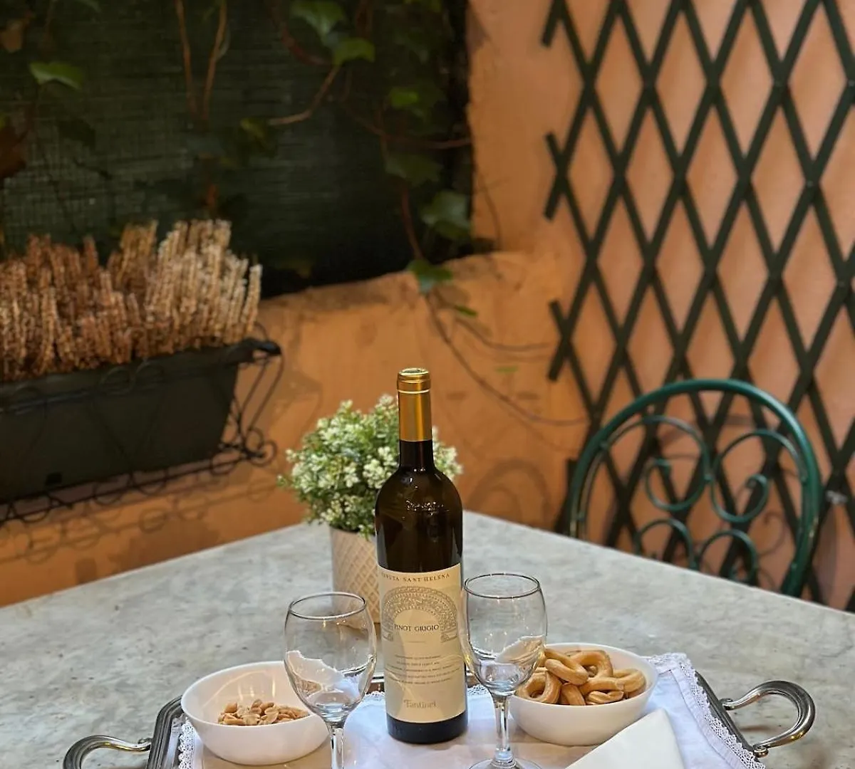 Naviglio Garden Apartment Milan